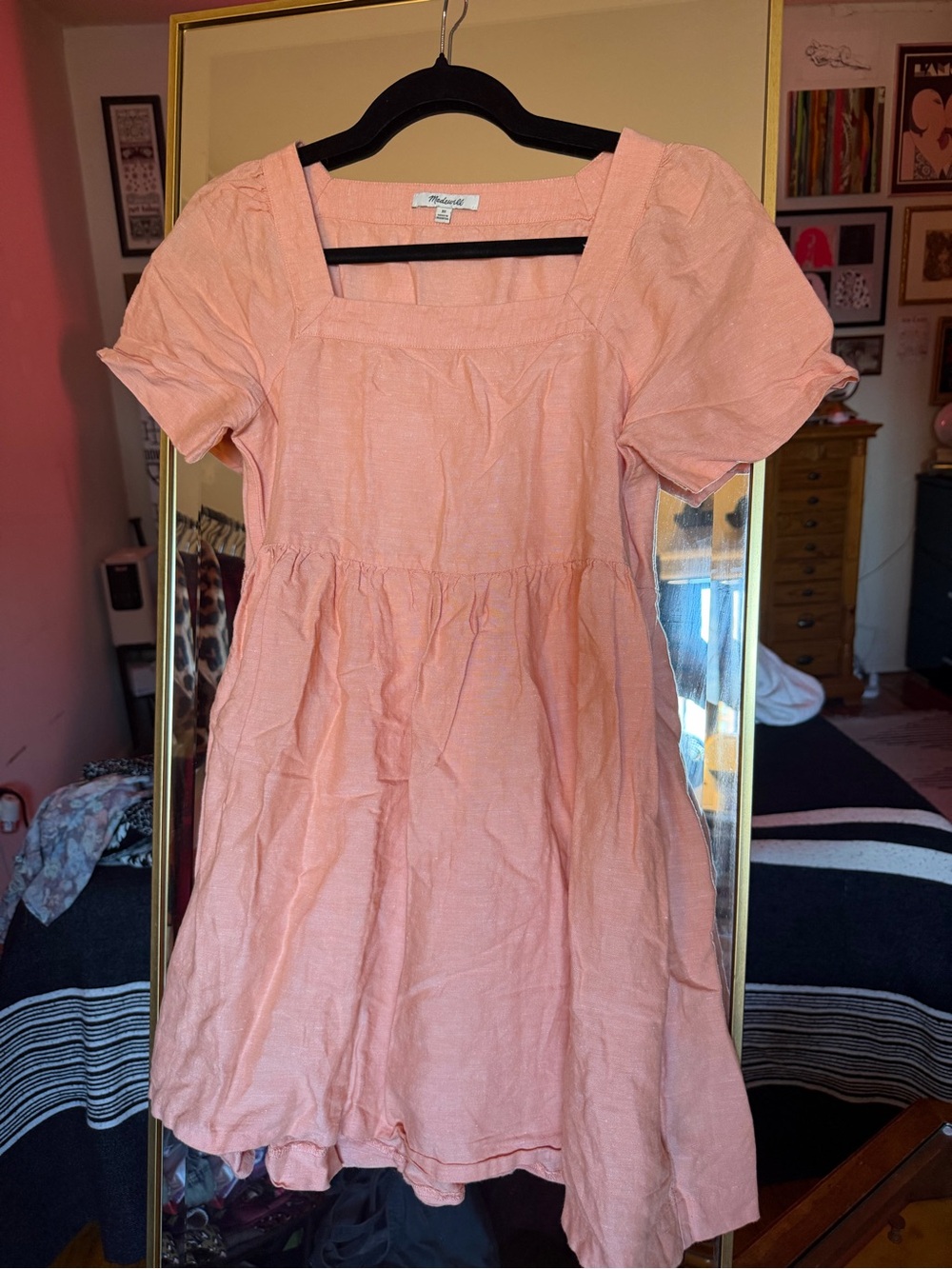 Skirt subcategory unclear - label only
